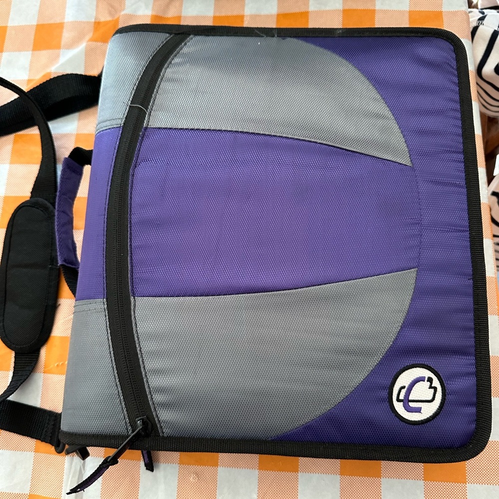 Case-It School Binder 2 in 1 Dual Ring Binder, 3" Capacity Strap Pencil Case.